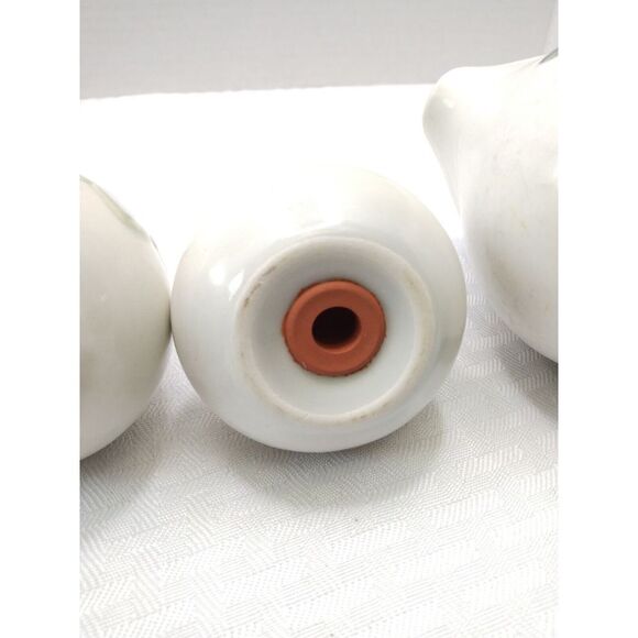 Vintage Salt And Pepper Shakers‎ Metlox Sculpted Grape Pattern - Picture 4 of 8